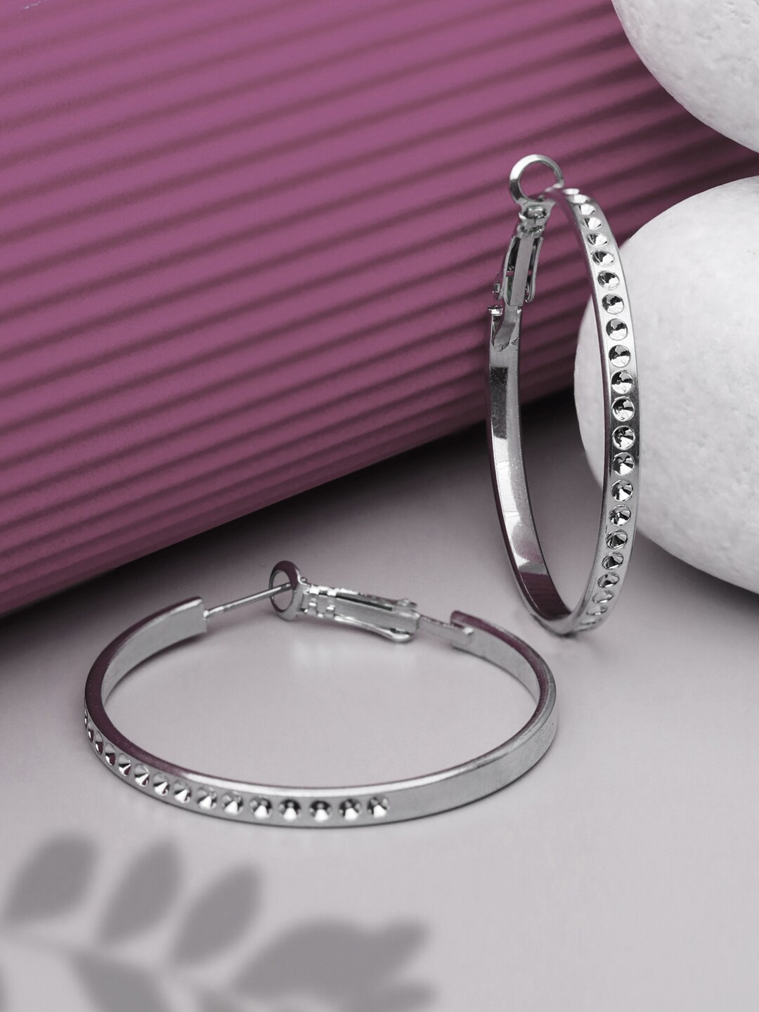 

PRITA BY PRIYAASI Silver-Toned Contemporary Hoop Earrings