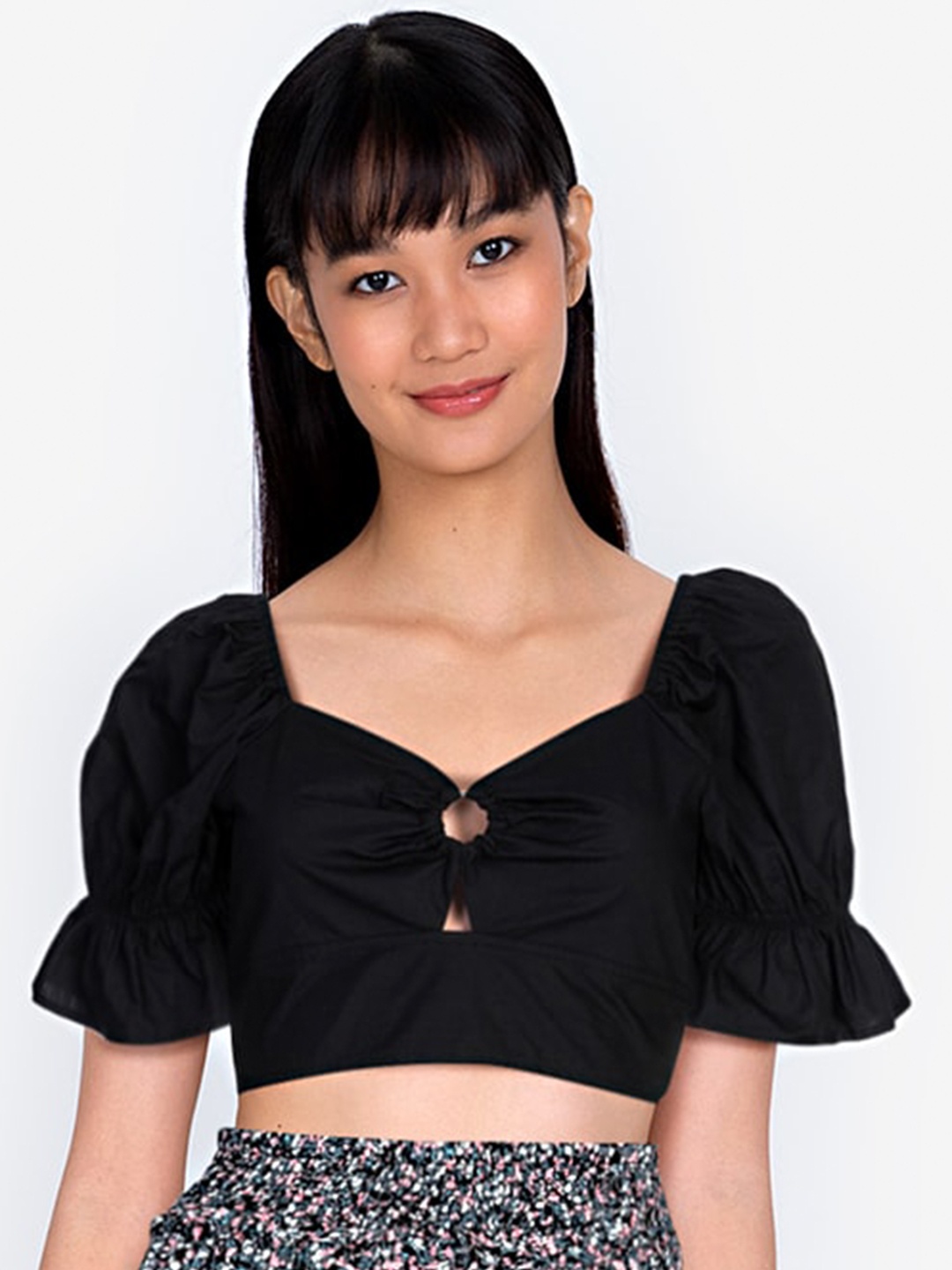 

ZALORA BASICS Black O-Ring Detail Crop Top