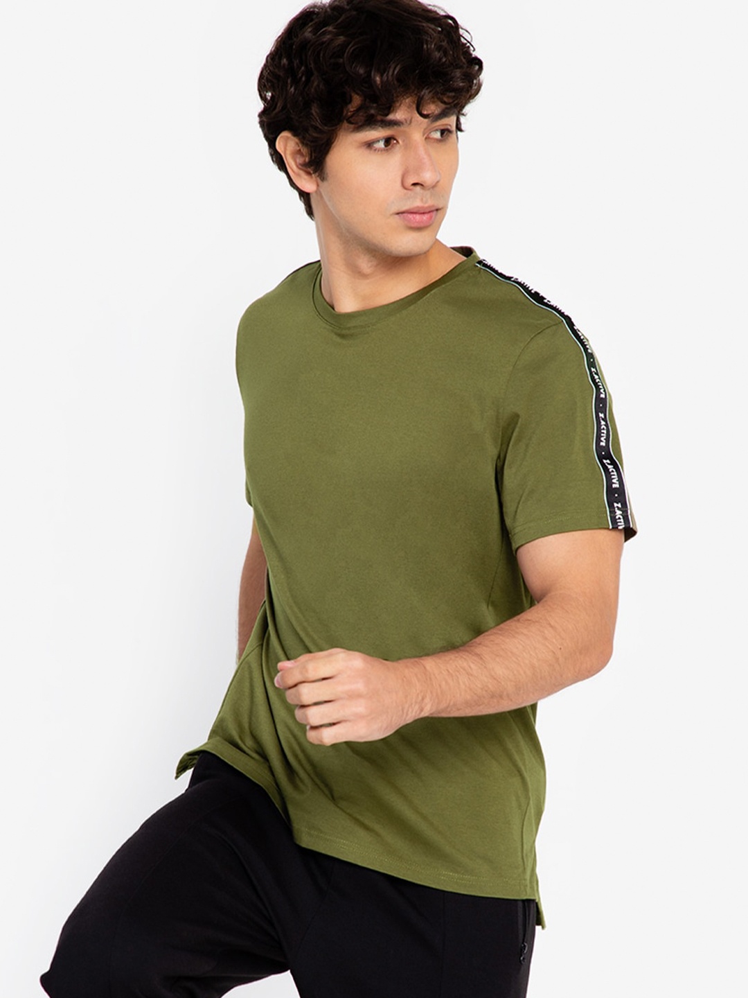 

ZALORA ACTIVE Men Green Side Trim T-shirt