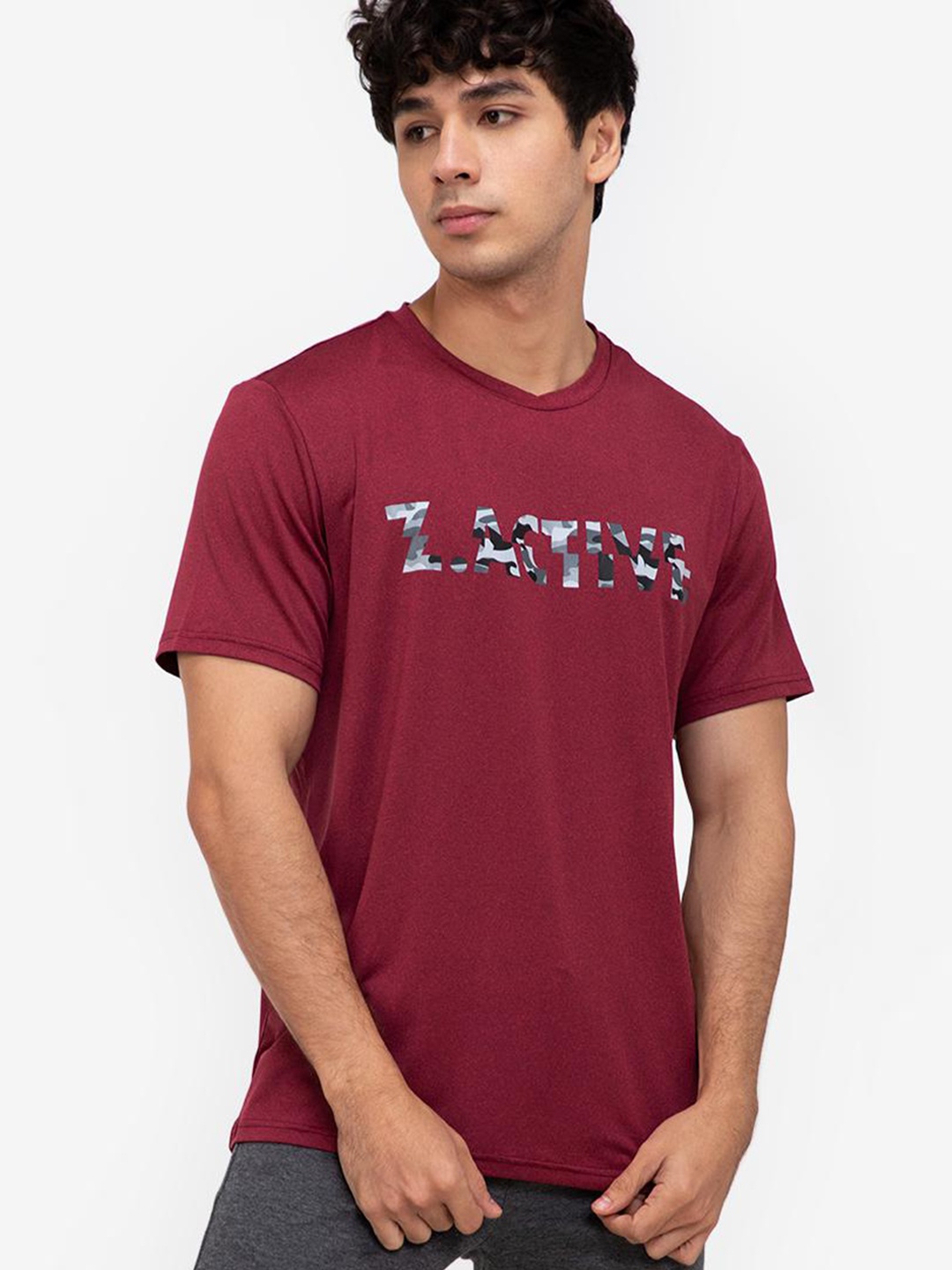 

ZALORA ACTIVE Men Blue & Black Typography Printed T-shirt