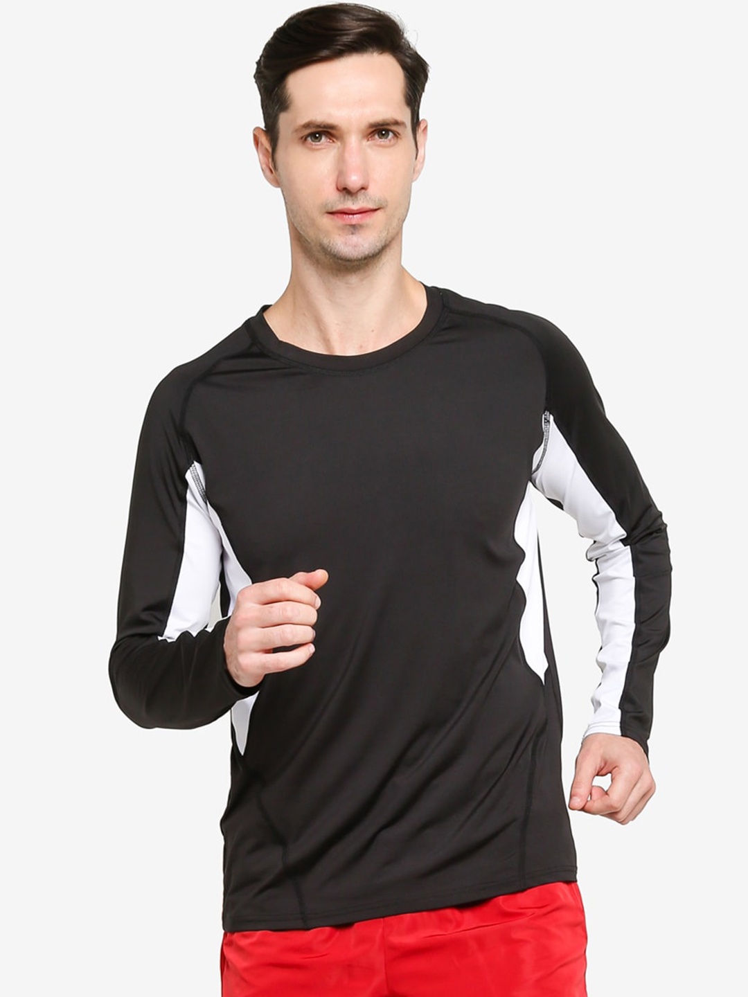 

ZALORA ACTIVE Men Black Colourblocked T-shirt