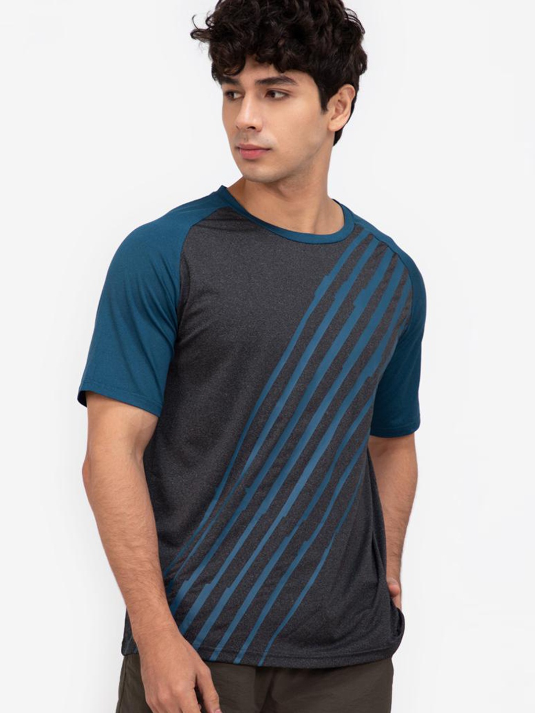 

ZALORA ACTIVE Men White & Blue Printed T-shirt