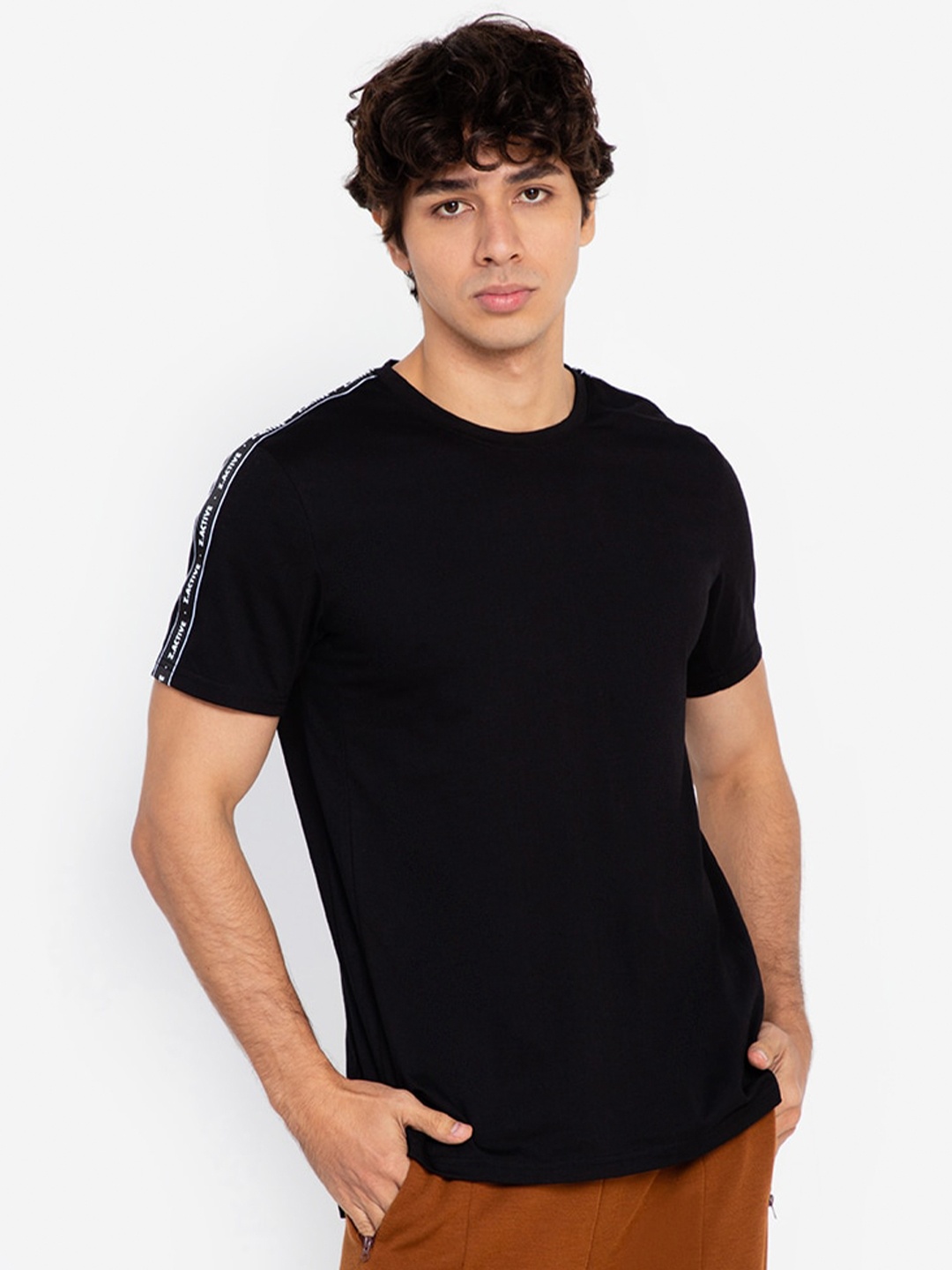 

ZALORA ACTIVE Men Black T-shirt