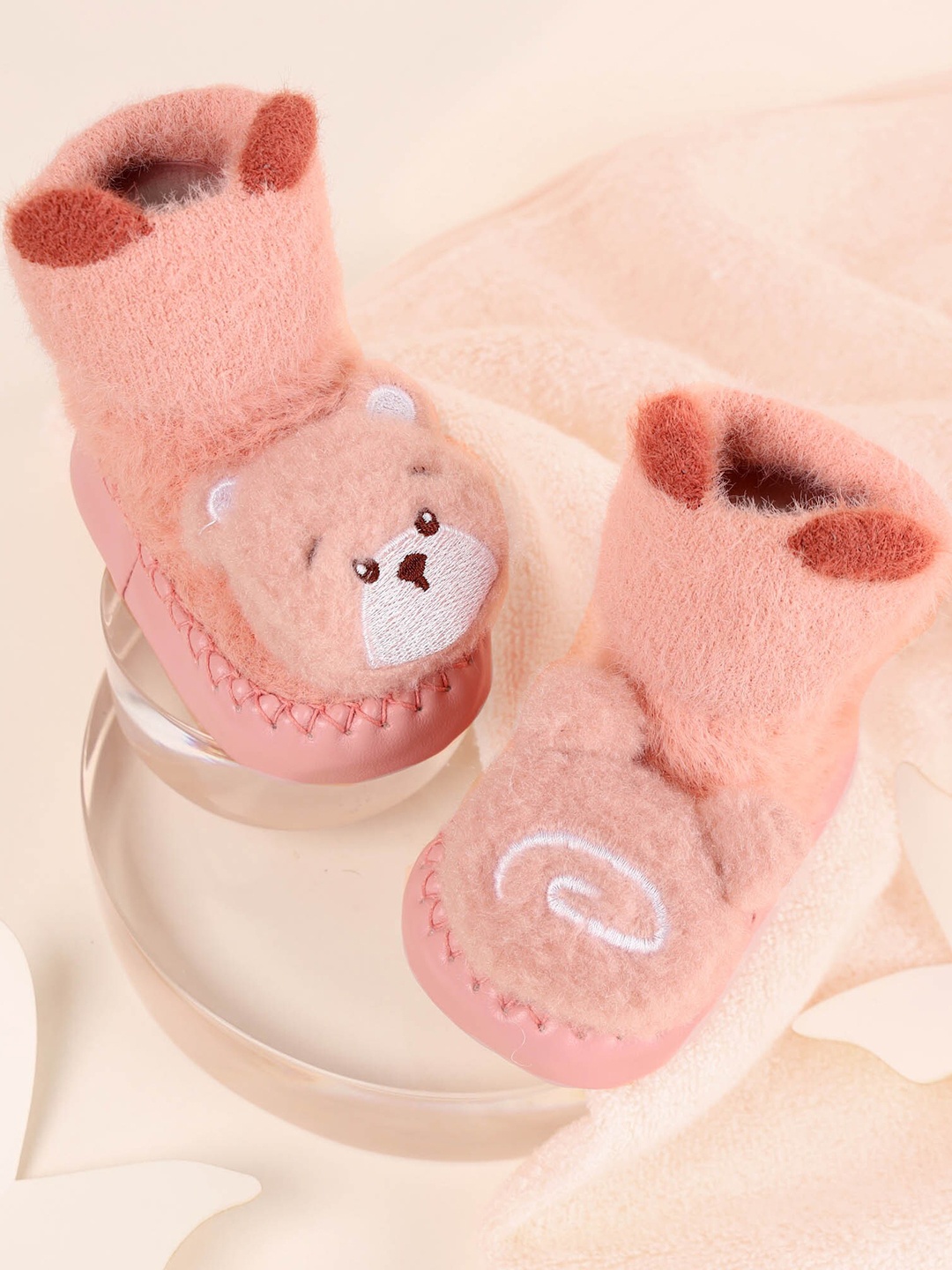 

Kicks & Crawl Infant Kids Pink & White Solid Booties