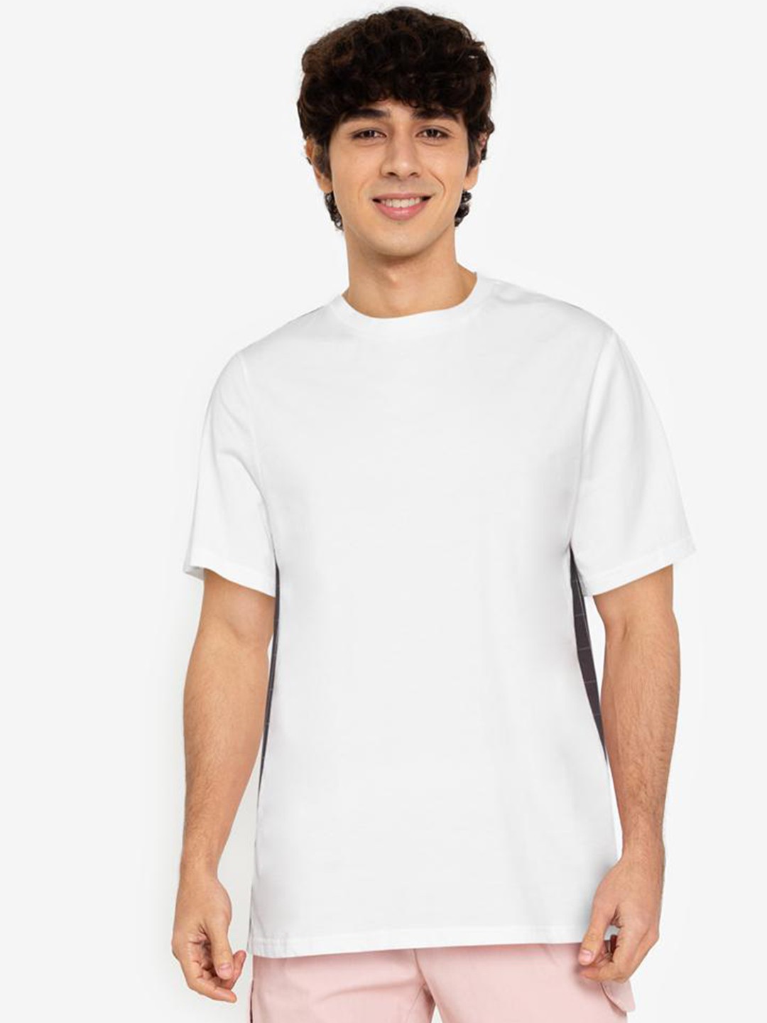 

ZALORA BASICS Men Blue Solid T-Shirt