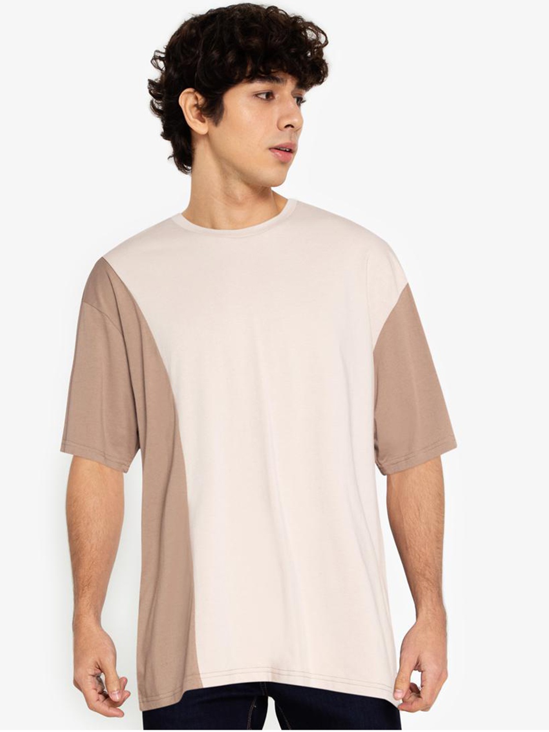 

ZALORA BASICS Men Black & Grey Colourblocked T-Shirt