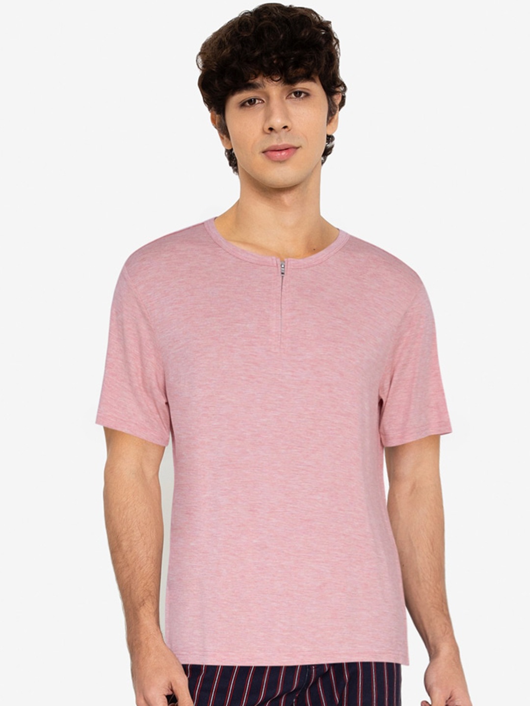

Men Solid T-Shirt, Pink