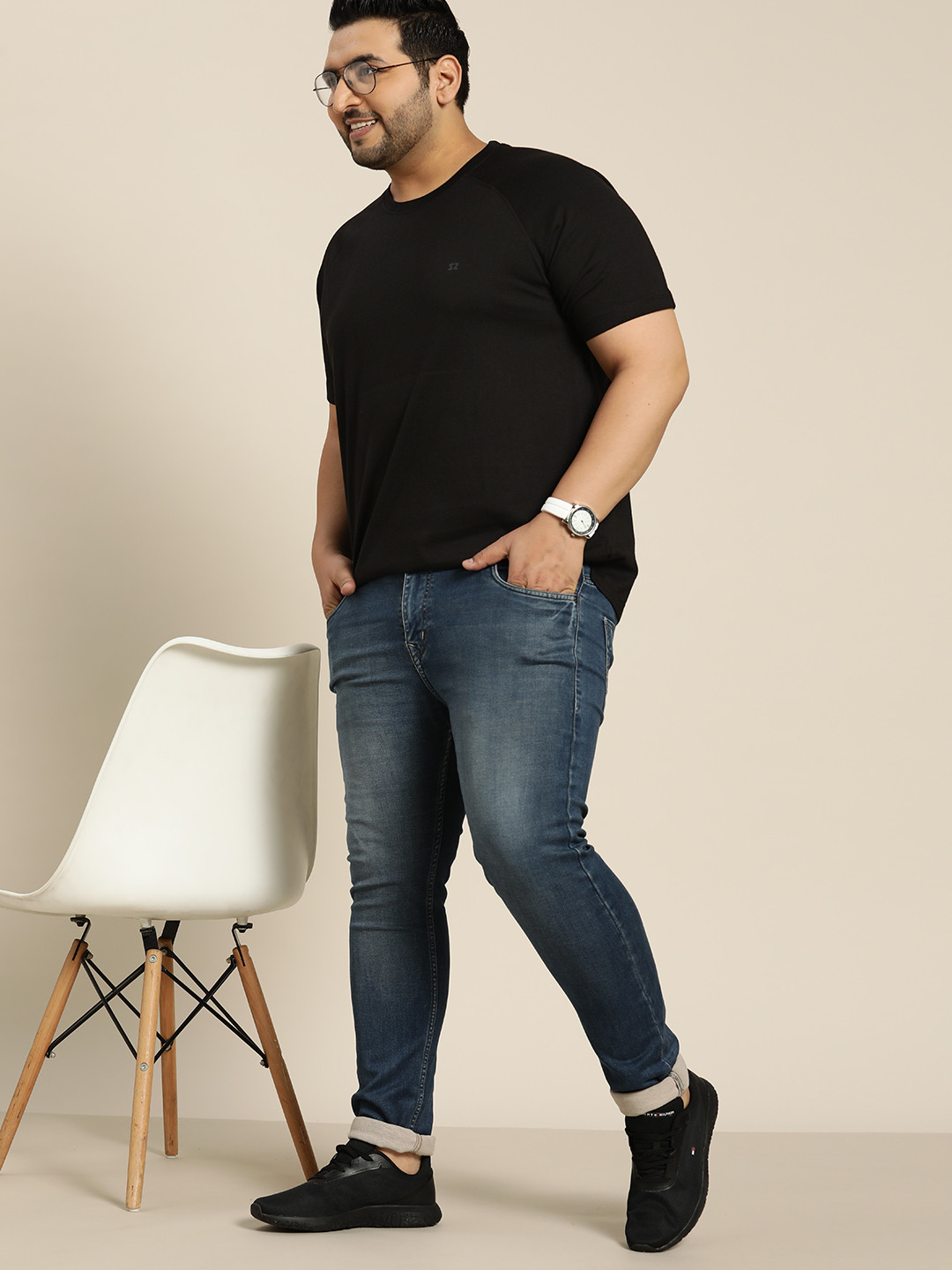 

Sztori Plus Size Men Black Solid Raglan Sleeves T-shirt