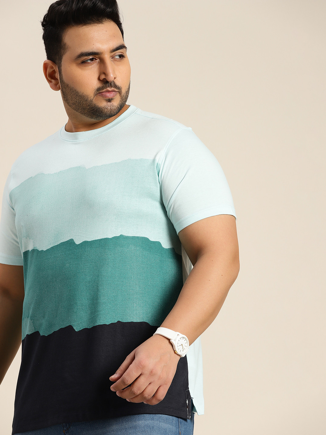 

Sztori Men Plus Size Blue & Green Colourblocked Regular Fit T-shirt