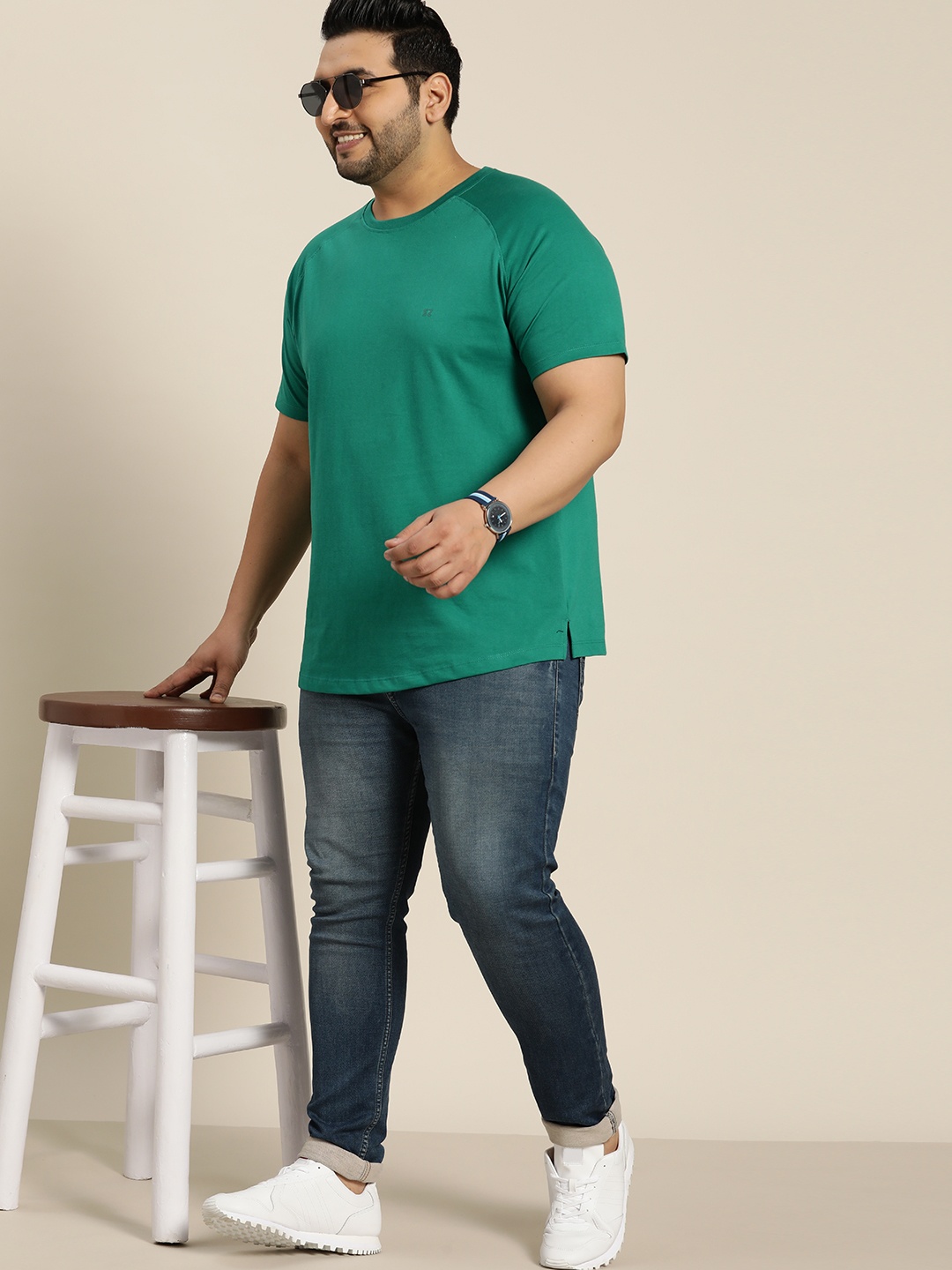 

Sztori Plus Size Men Green Solid Raglan Sleeves T-shirt