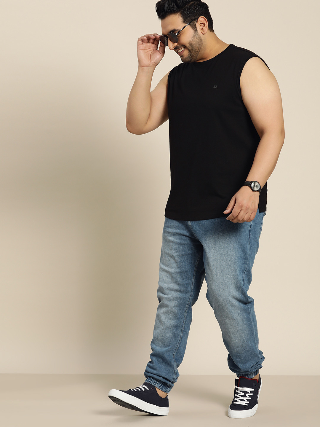

Sztori Plus Size Men Black Solid Sleeveless T-shirt