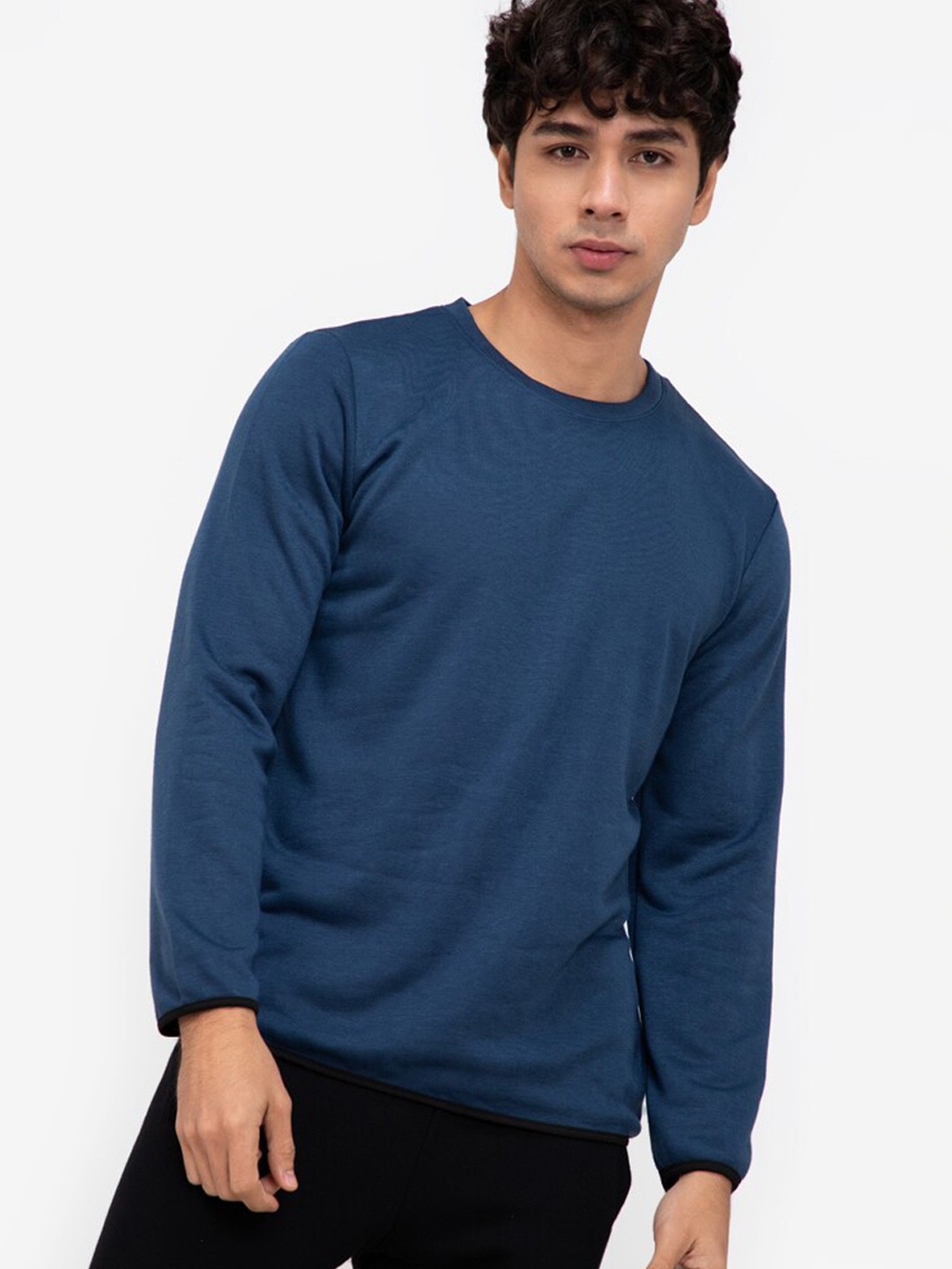 

ZALORA ACTIVE Men Blue Solid Sweatshirt