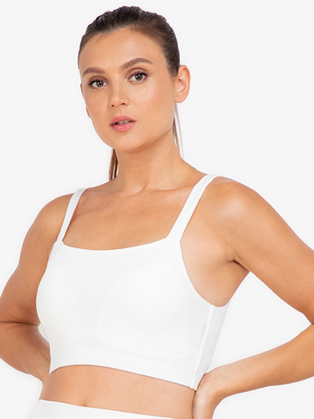 

ZALORA ACTIVE White Sports Bra Lightly Padded ZV0122WAP0441A-L