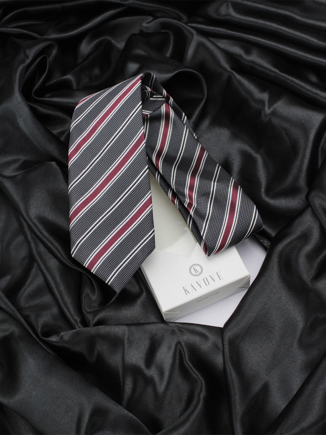 

KOVOVE Men Grey & Maroon Striped Broad Tie