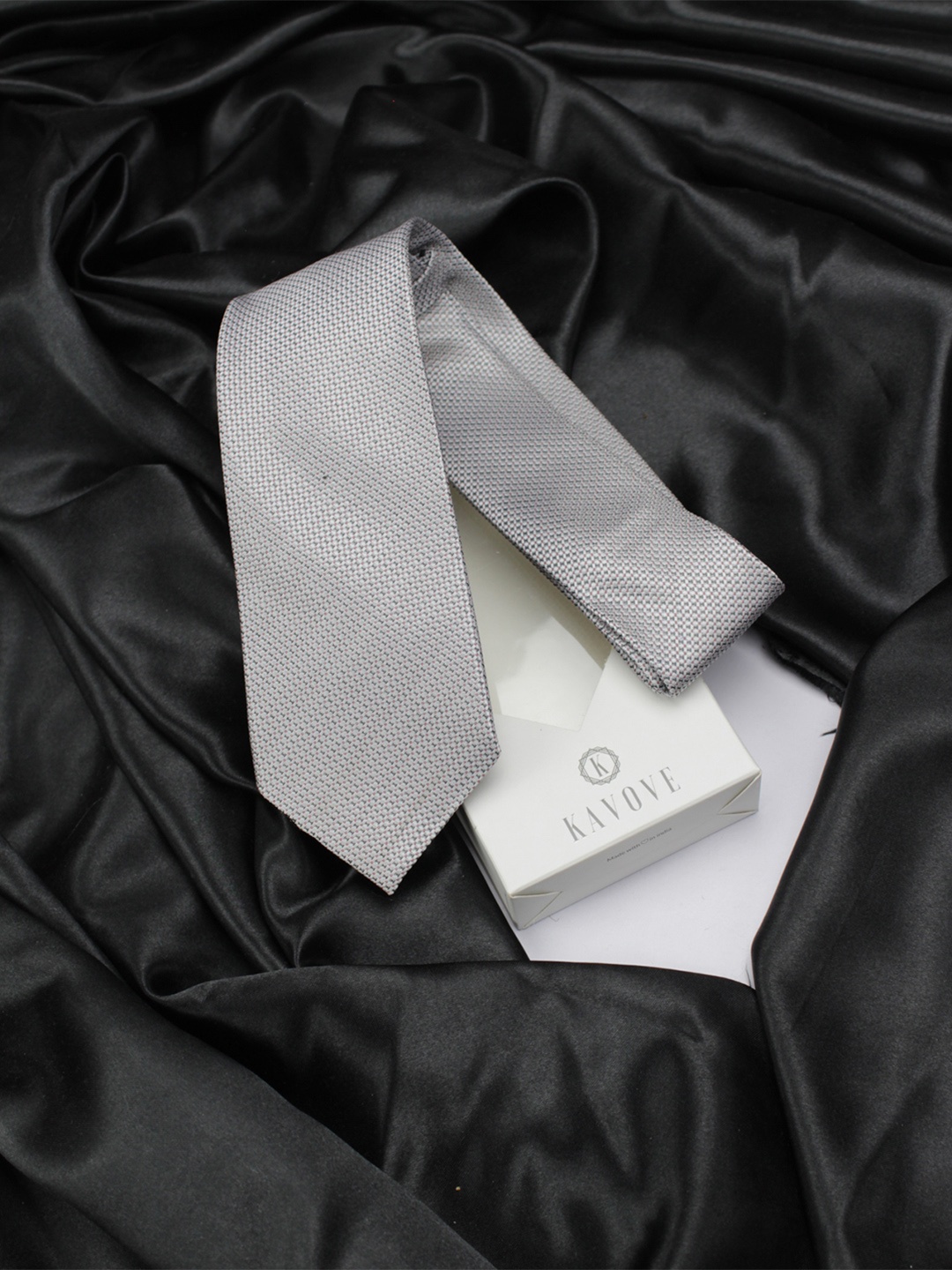 

KOVOVE Men Grey Woven Design Broad Tie