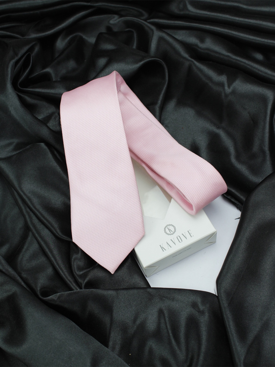 

KOVOVE Men Pink Woven Design Broad Neck Tie