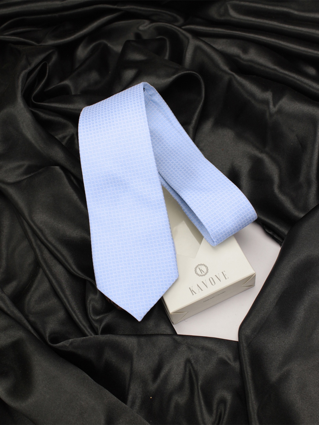 

KOVOVE Men Blue & White Checked Broad Tie