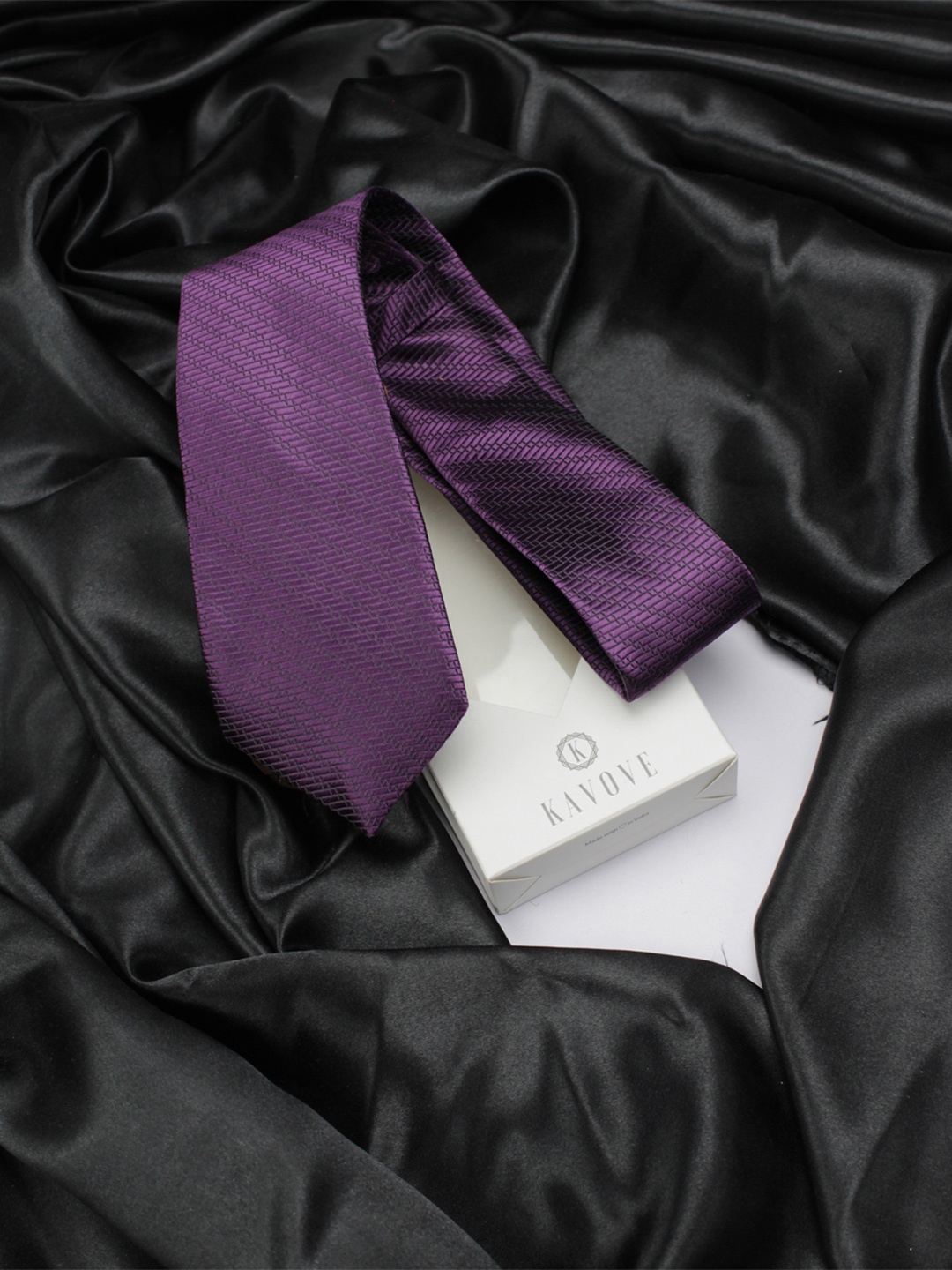 

KOVOVE Men Purple Woven Design Broad Tie