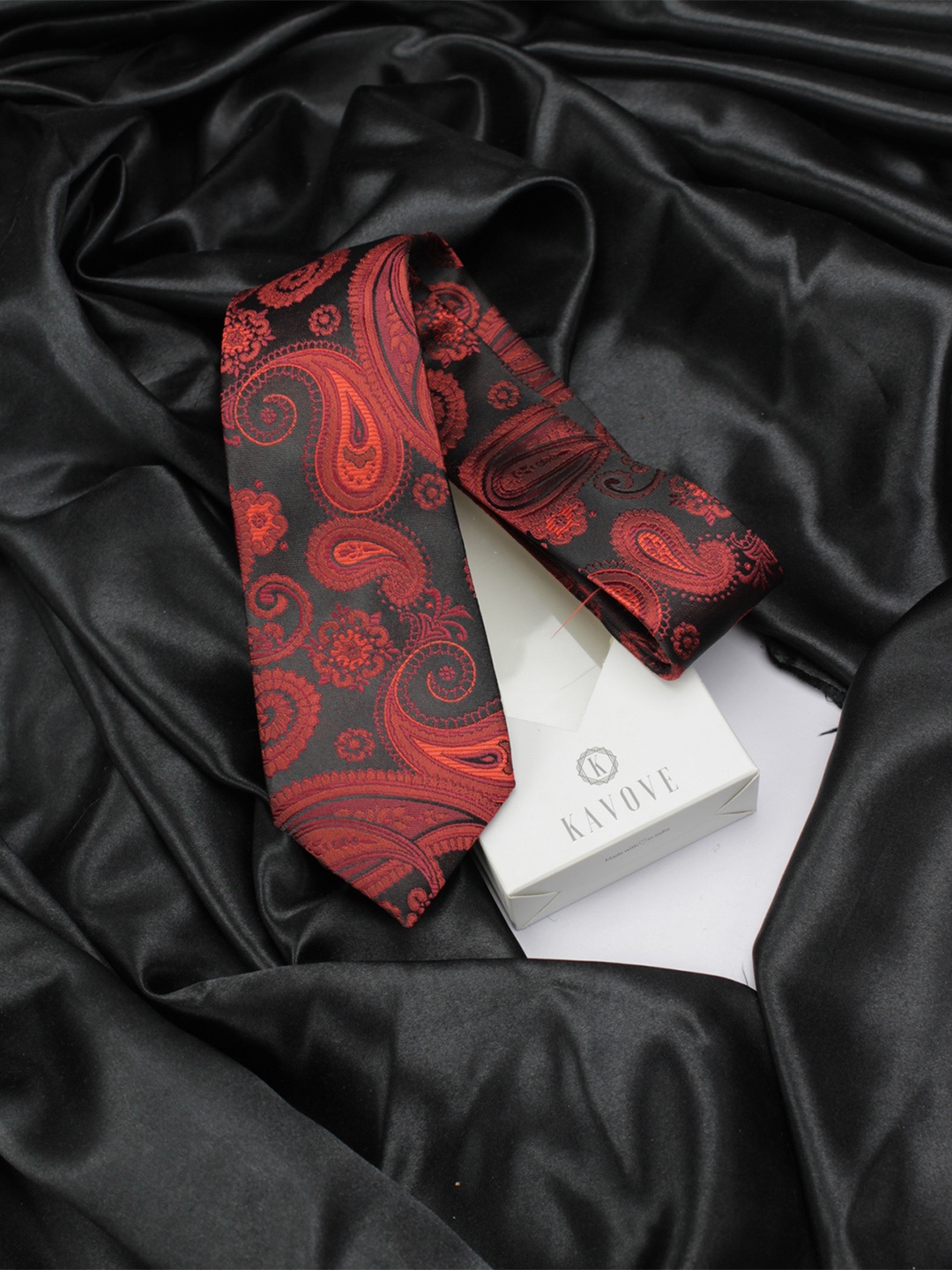 

KOVOVE Men Maroon & Orange Printed Broad Tie