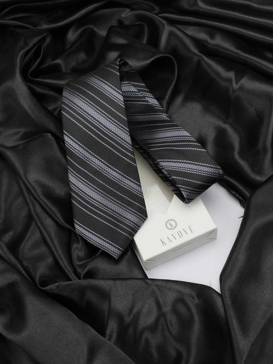 

KOVOVE Men Black Striped Broad Tie