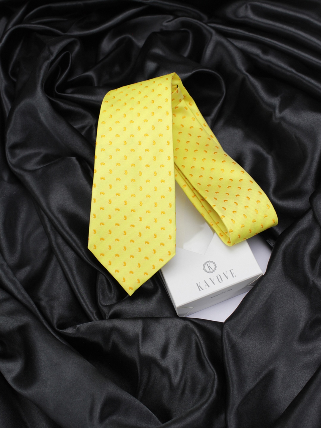 

KOVOVE Men Yellow Woven Design Broad Tie