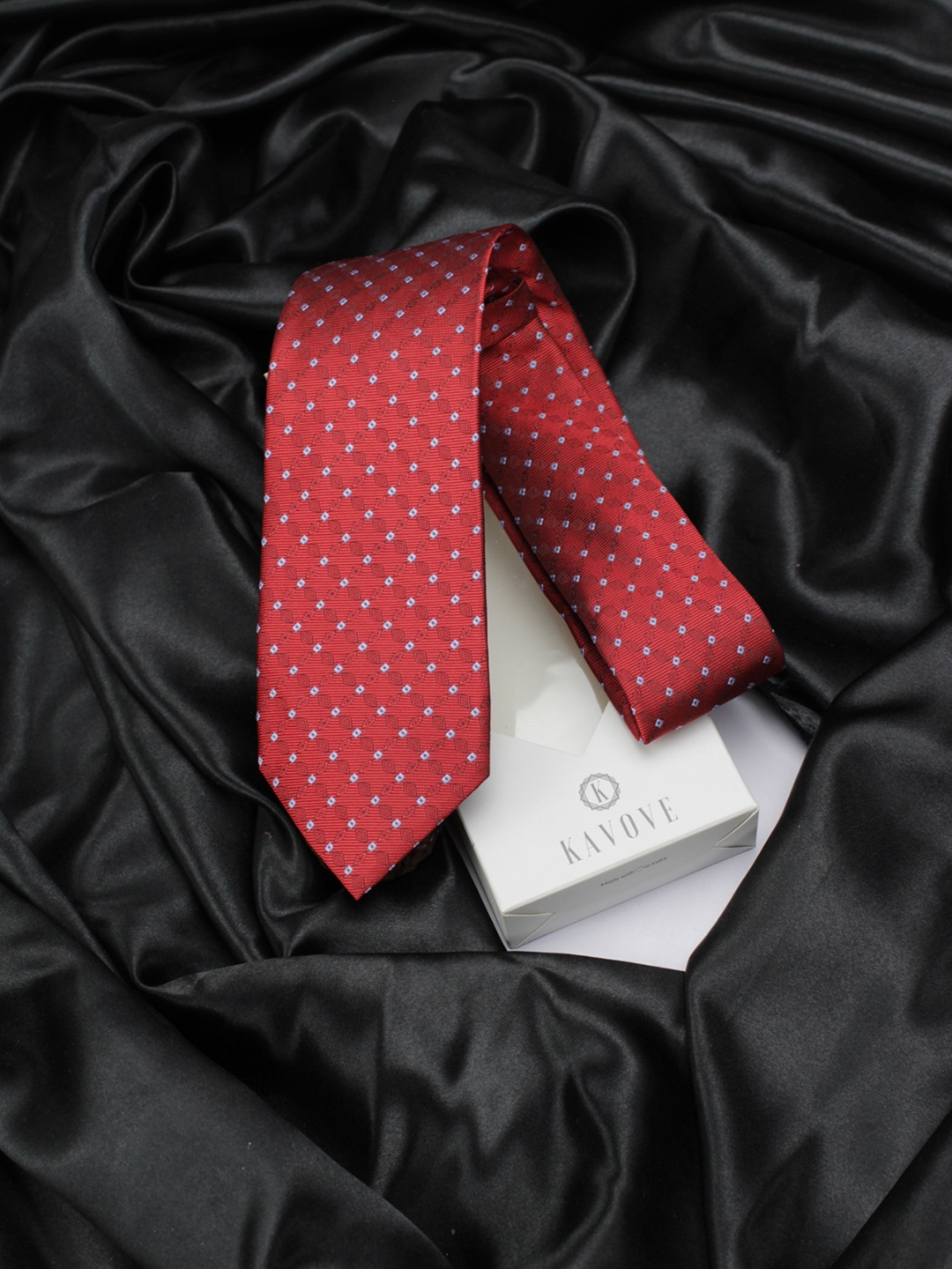 

KOVOVE Men Maroon & White Checked Broad Tie