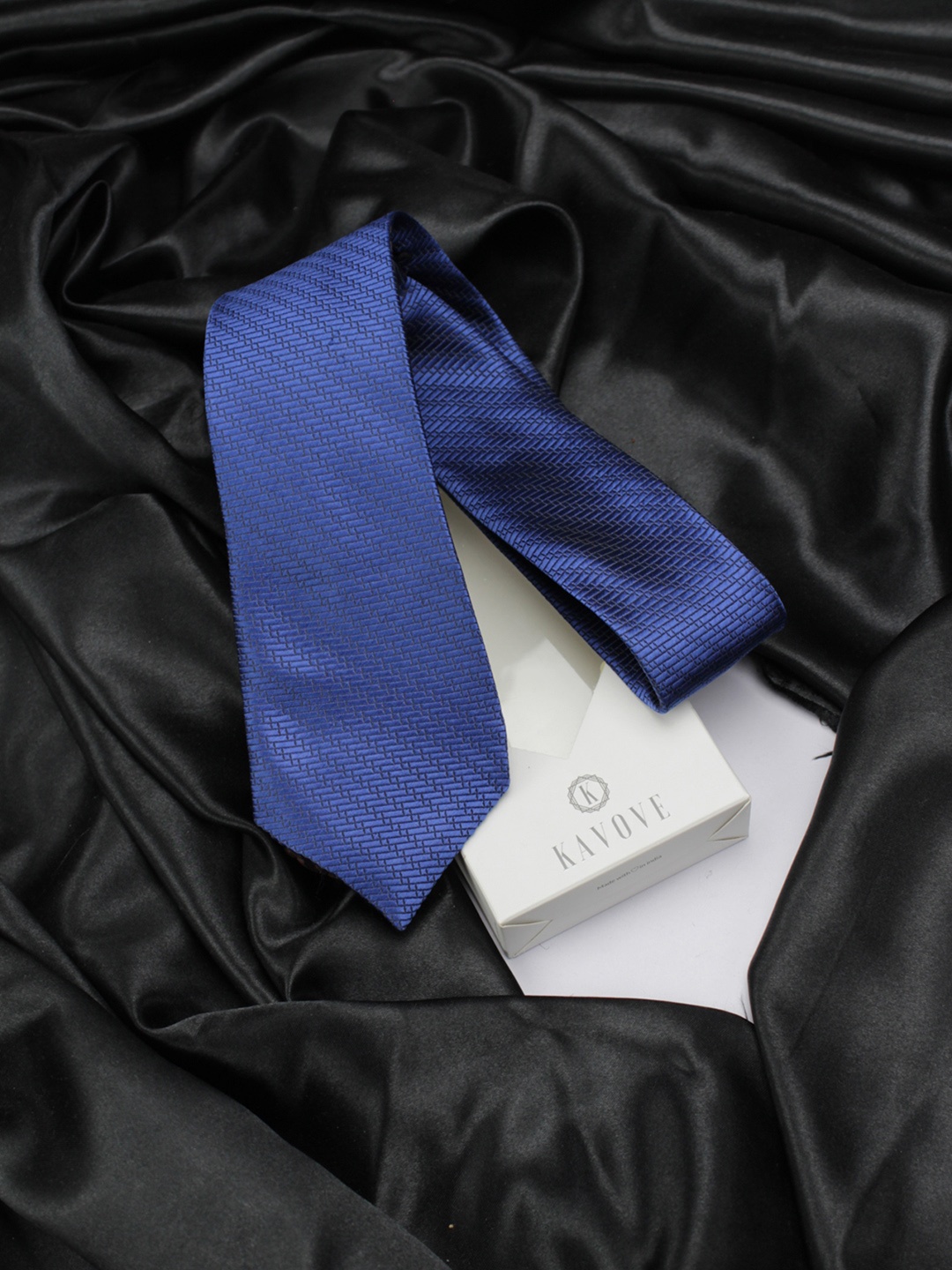 

KOVOVE Men Blue Woven Design Broad Tie