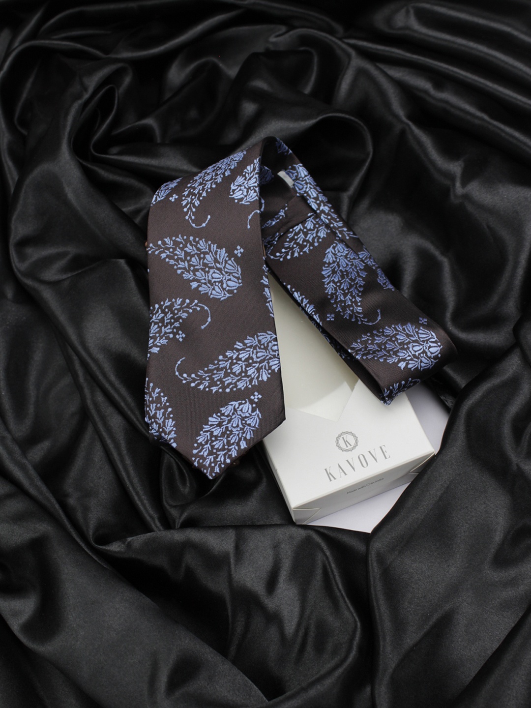 

KOVOVE Men Black & Blue The Twining Paisley Woven Design Broad Tie