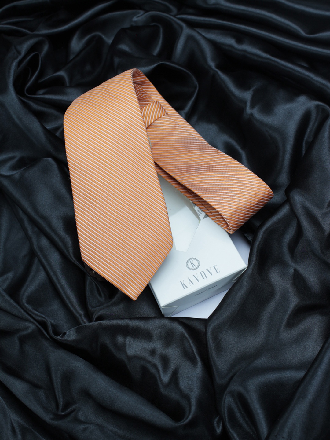 

KOVOVE Men Orange Striped Broad Tie