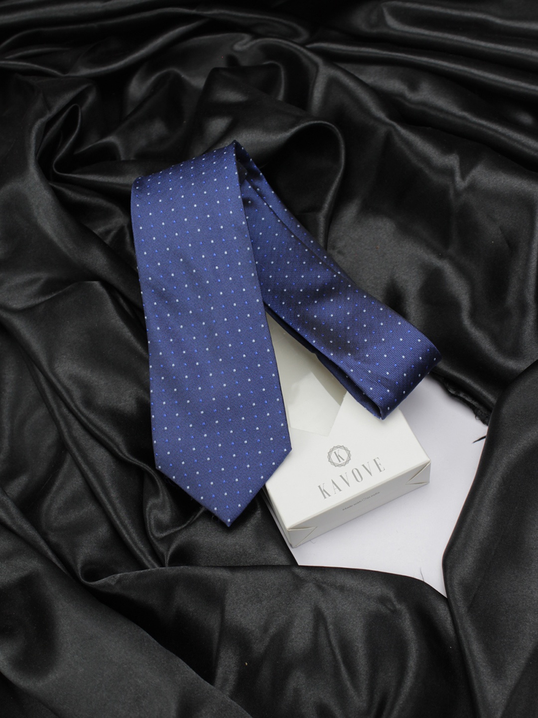 

KOVOVE Men Blue & White The Refreshing Twin Polka Dot Woven Design Broad Tie