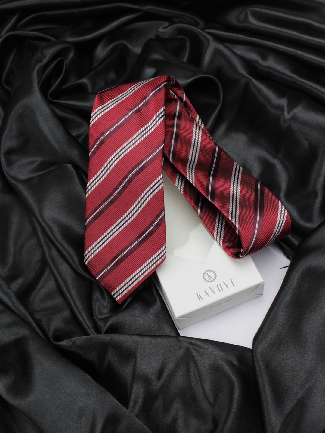 

KOVOVE Men Red & White Striped Broad Tie