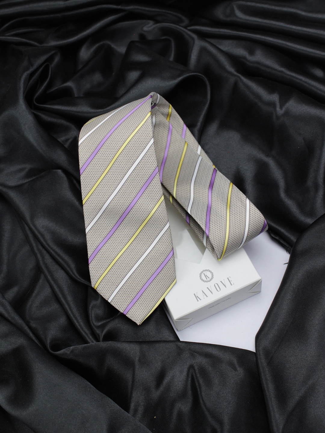 

KOVOVE Men Grey & Yellow Striped Broad Tie