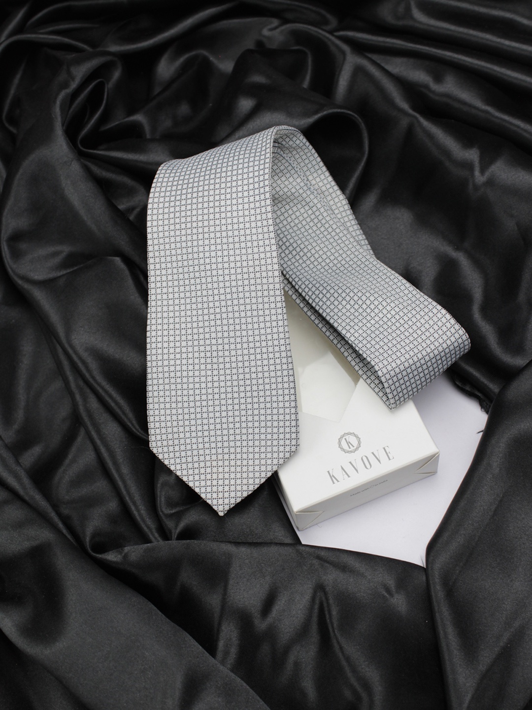 

KOVOVE Men White & Black Checked Broad Tie