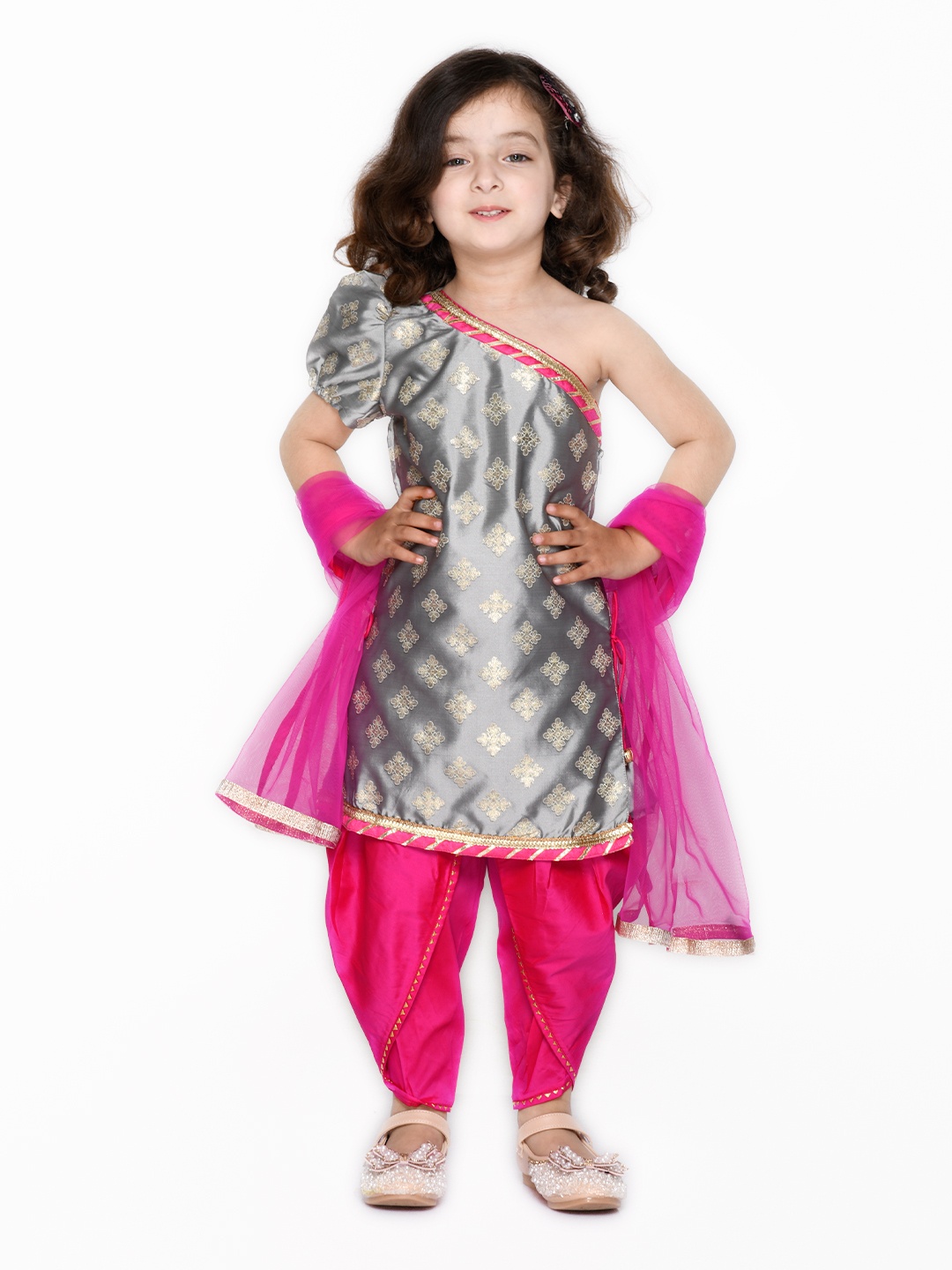 

SAKA DESIGNS Girls Grey Ethnic Motifs Angrakha Gotta Patti Kurti with Dhoti Pants & With Dupatta