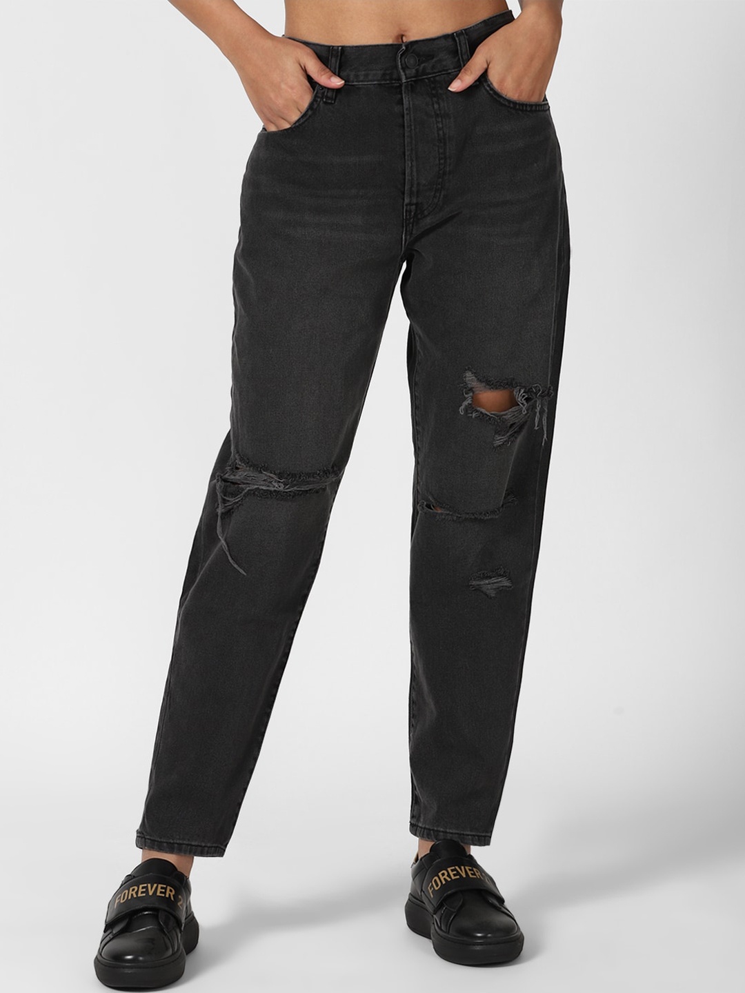 

FOREVER 21 Women Black Mildly Distressed Jeans