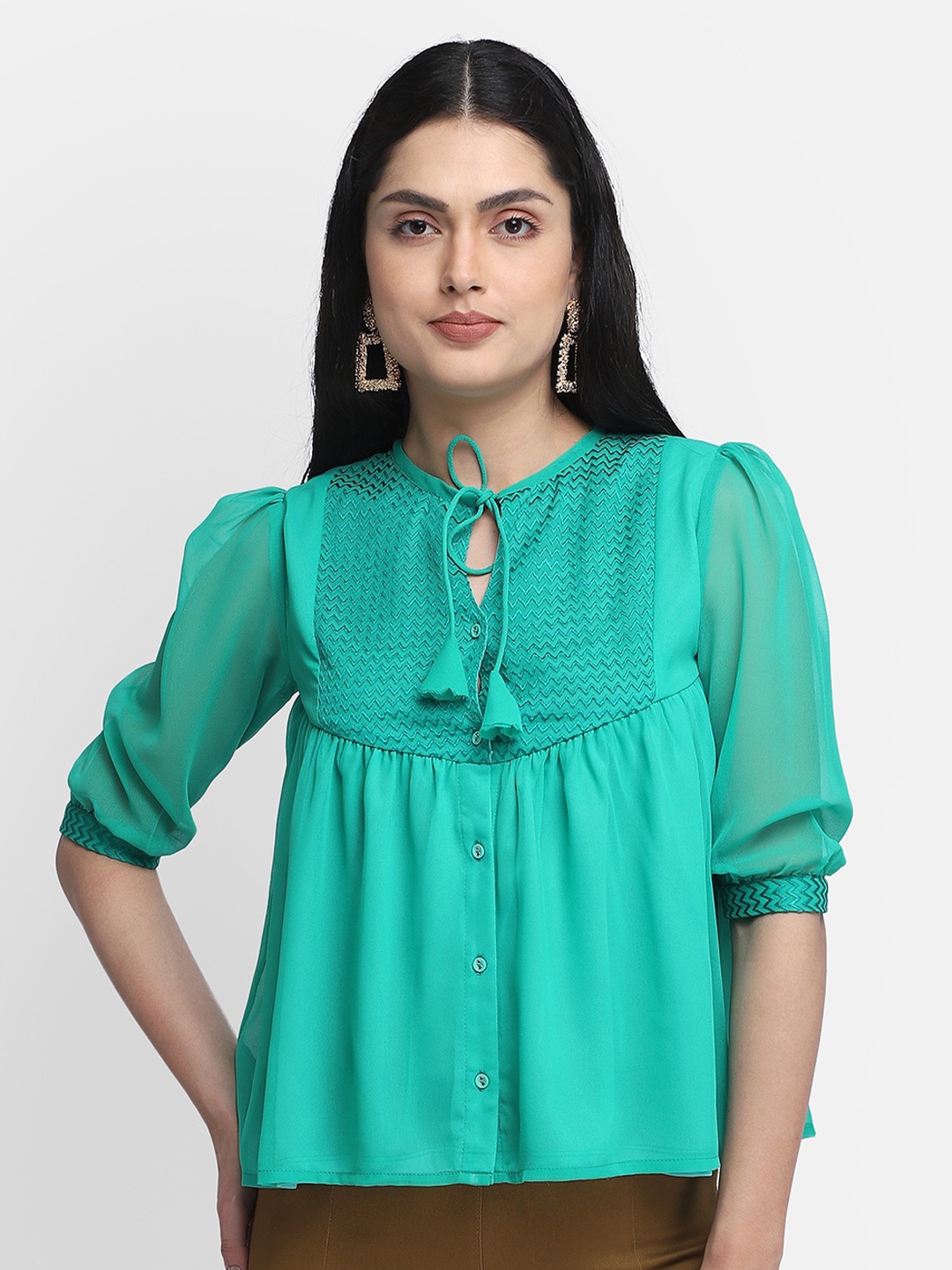 

Yaadleen Green Tie-Up Neck Georgette Top