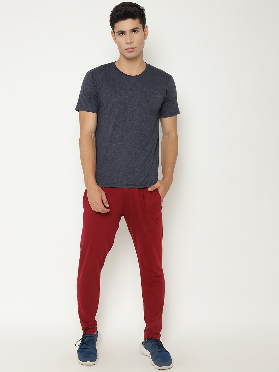 

Chkokko Men Navy Blue & Maroon Solid Sports Tracksuit