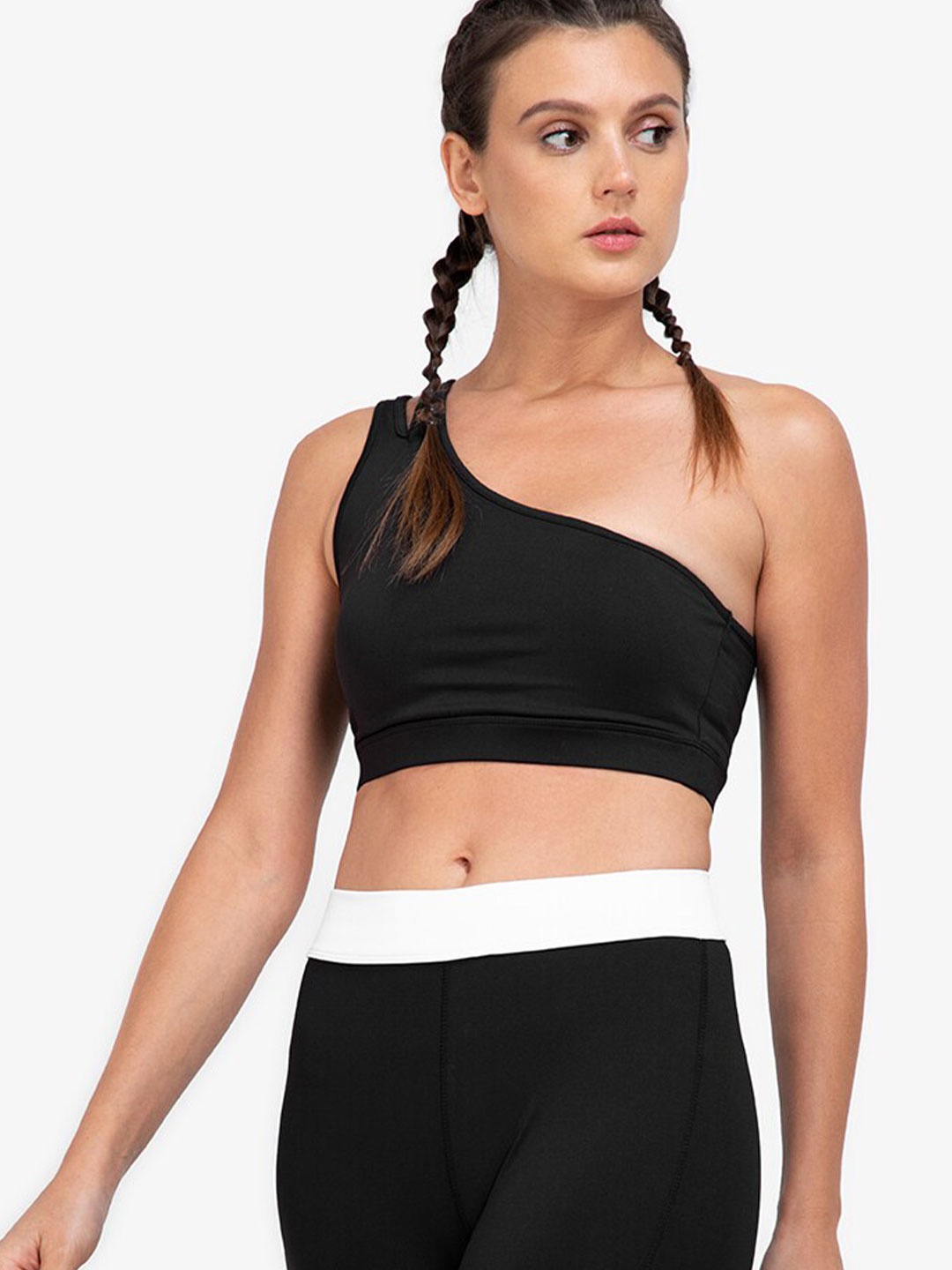 

ZALORA ACTIVE Black Sports Bra Lightly Padded ZV0821WAP0571C-L