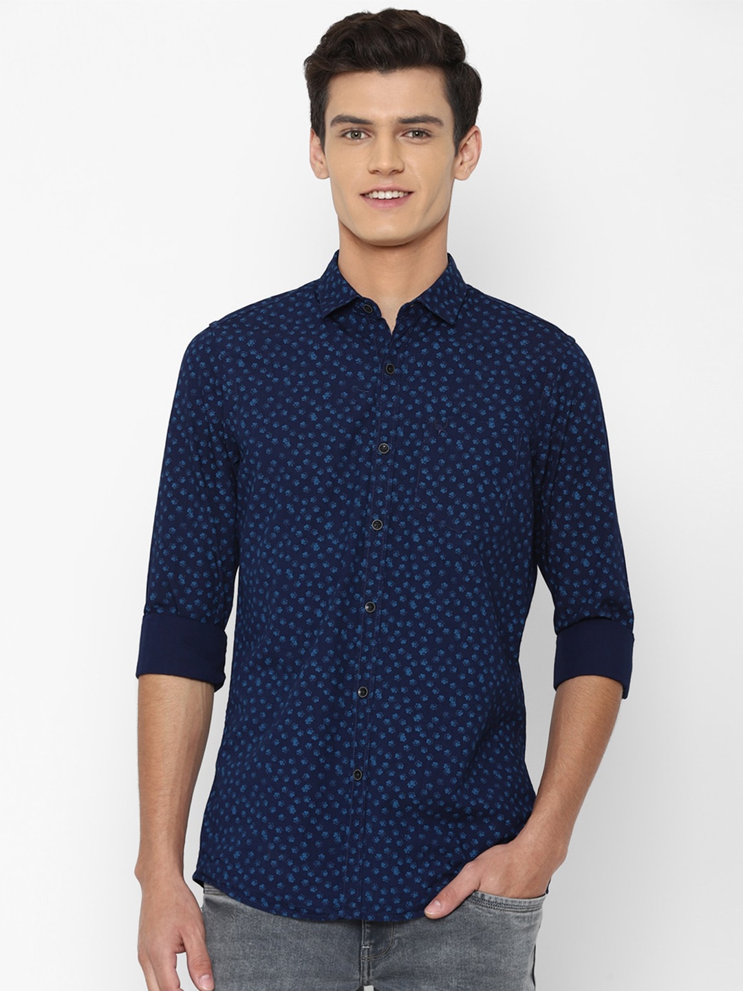 

Allen Solly Sport Men Navy Blue Floral Printed Casual Shirt
