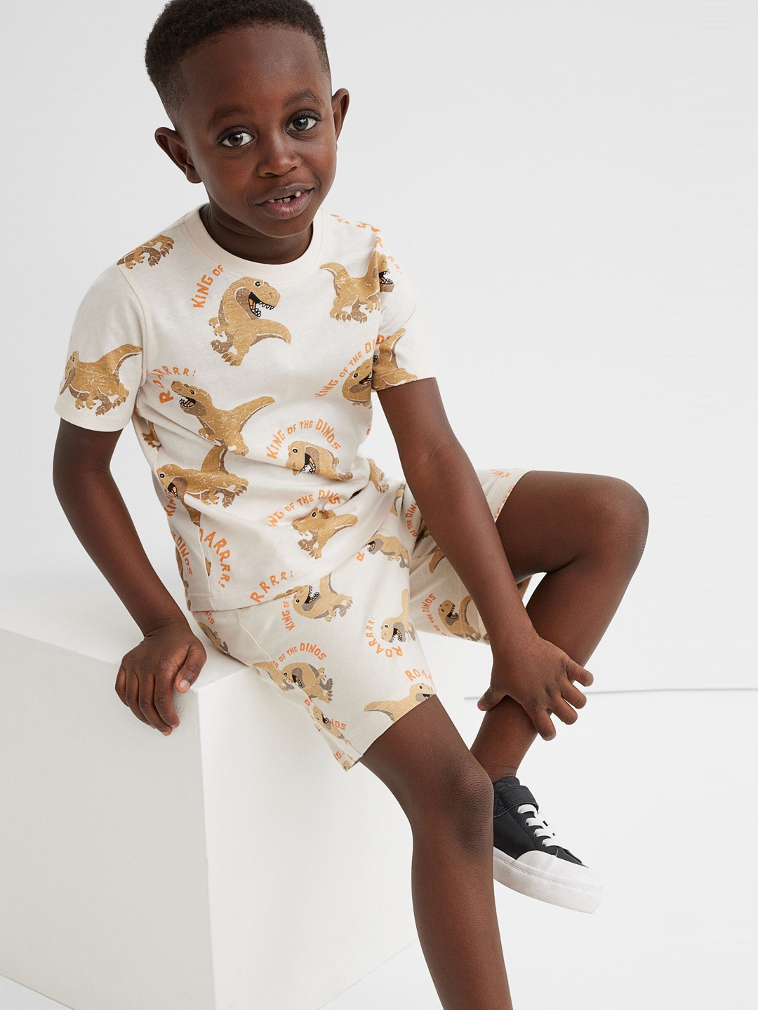 

H&M Boys Beige Printed Patterned Jersey Shorts