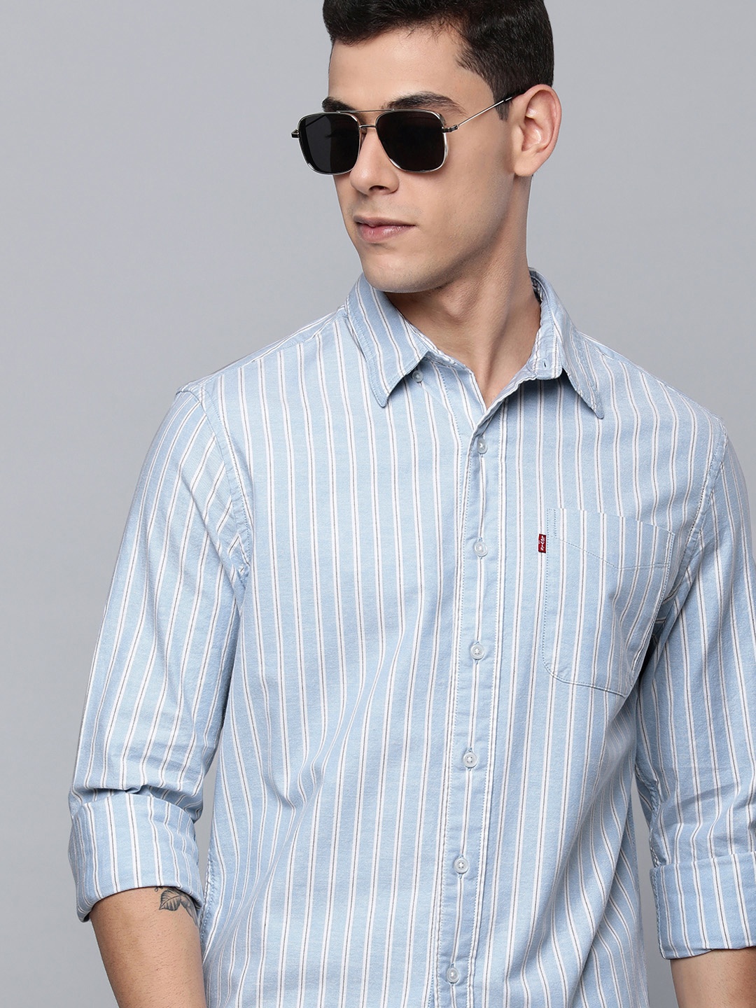 

Levis Men Blue & White Slim Fit Striped Casual Shirt