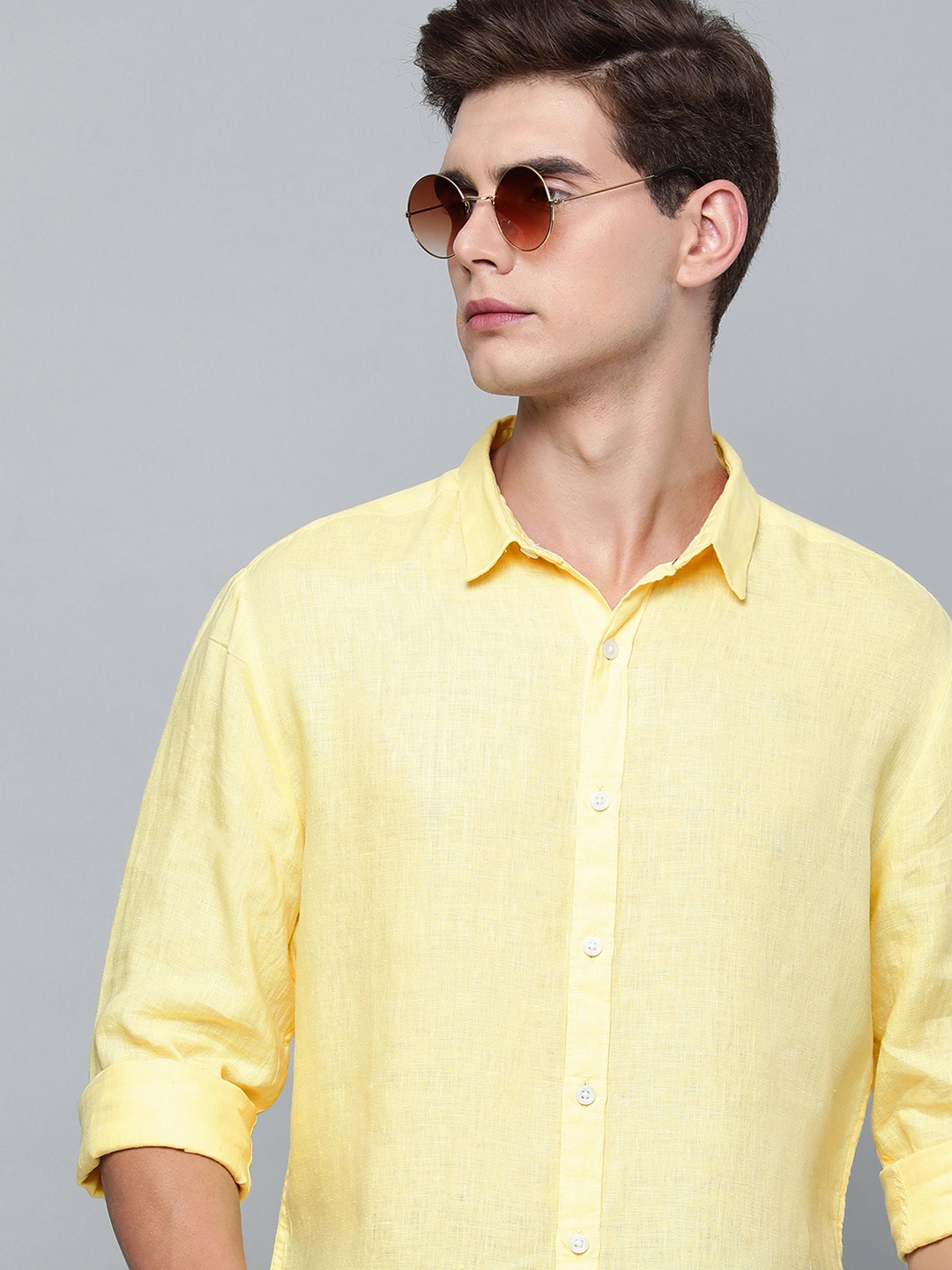 

Levis Men Yellow Solid Slim Fit Casual Shirt