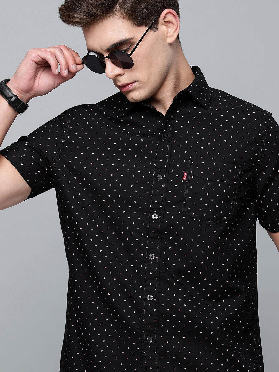 

Levis Men Black Slim Fit Printed Casual Shirt