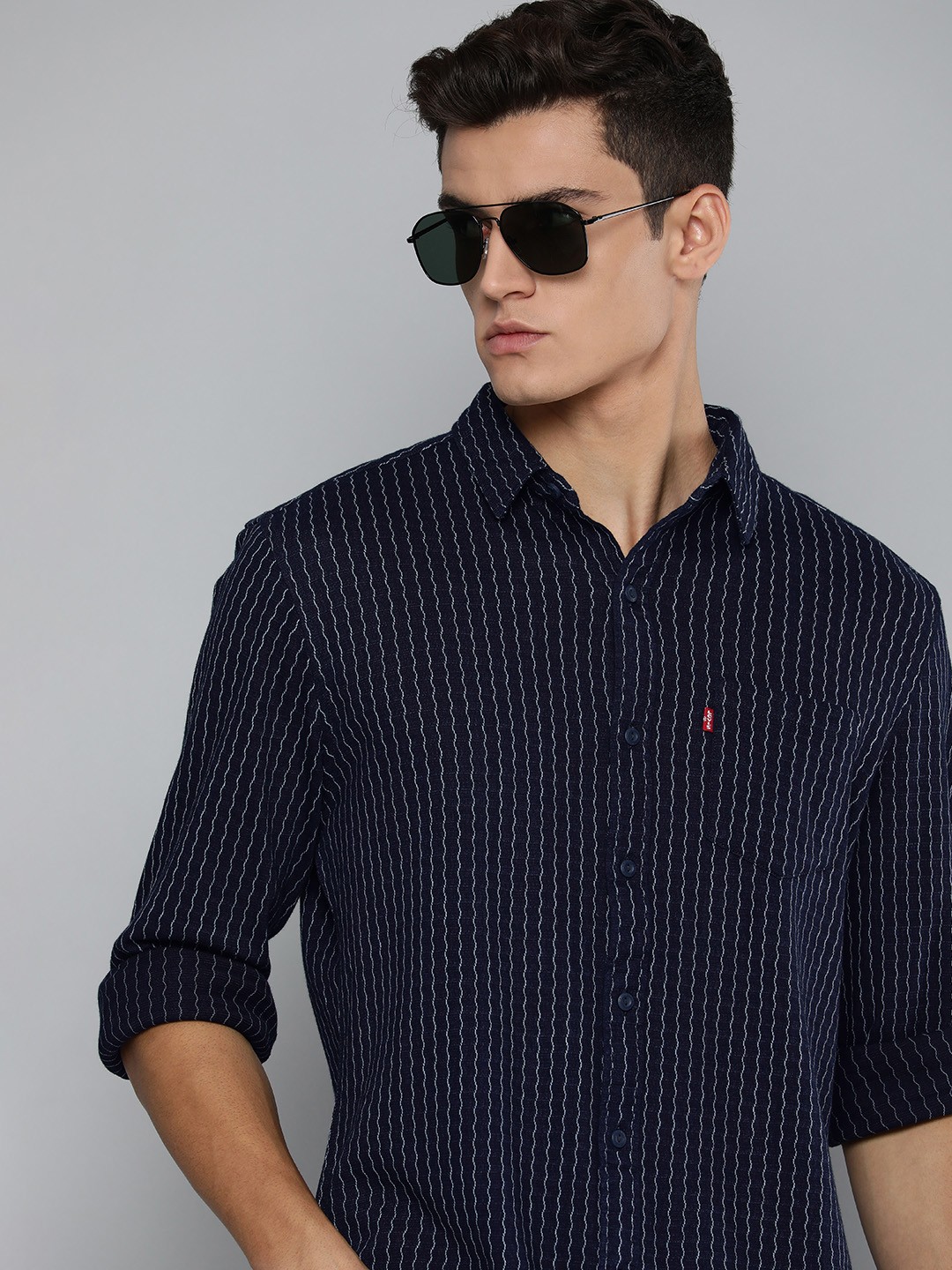 

Levis Men Navy Blue Slim Fit Striped Pure Cotton Casual Shirt