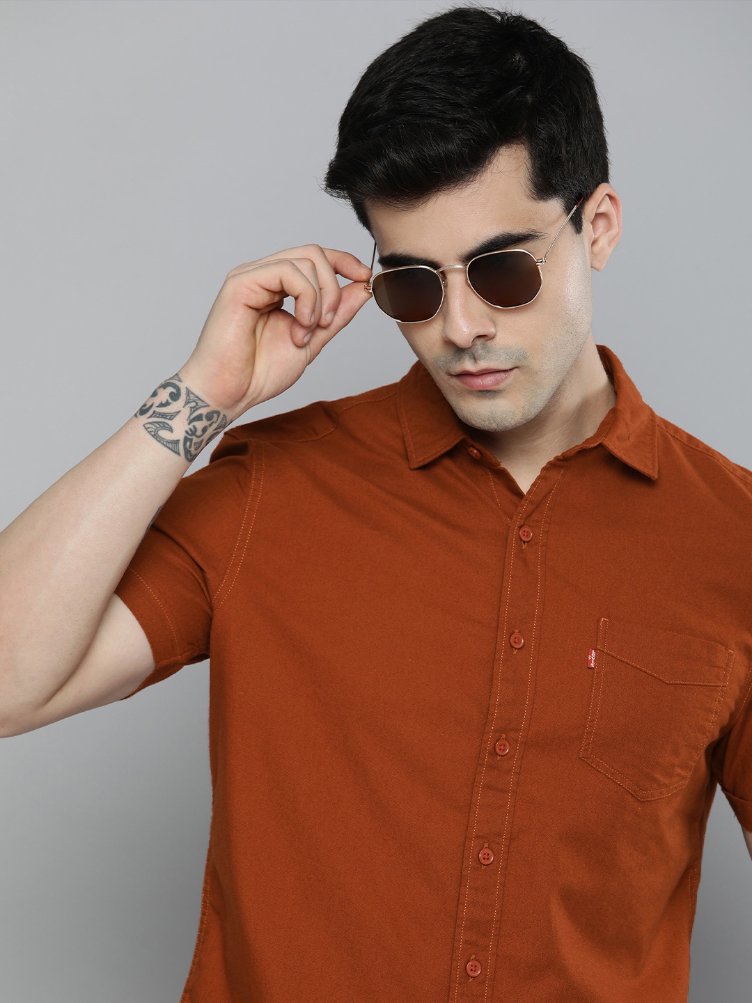 

Levis Men Slim Fit Pure Cotton Casual Shirt, Rust
