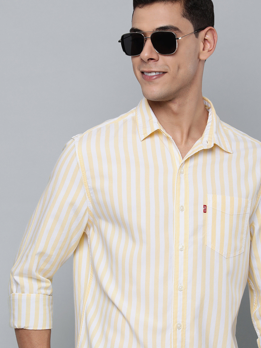 

Levis Men White & Yellow Slim Fit Striped Casual Shirt