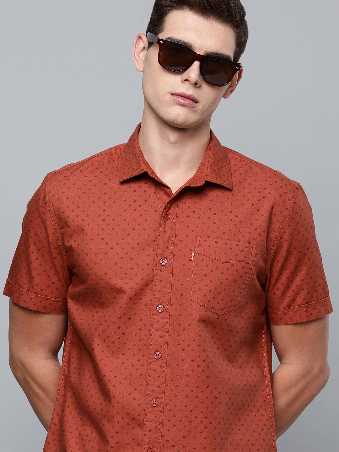 

Levis Men Red Geometric Printed Slim Fit Casual Shirt
