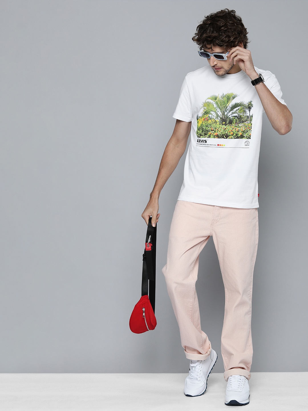 

Levis Men White & Green Printed Pure Cotton T-shirt