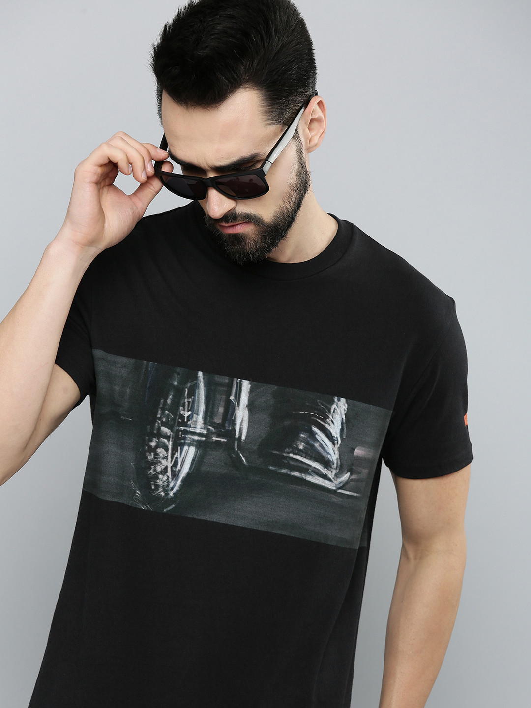 

Levis Men Black & Grey Printed Pure Cotton T-shirt