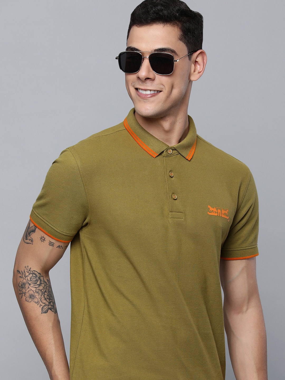 

Levis Men Green Polo Collar Pure Cotton T-shirt